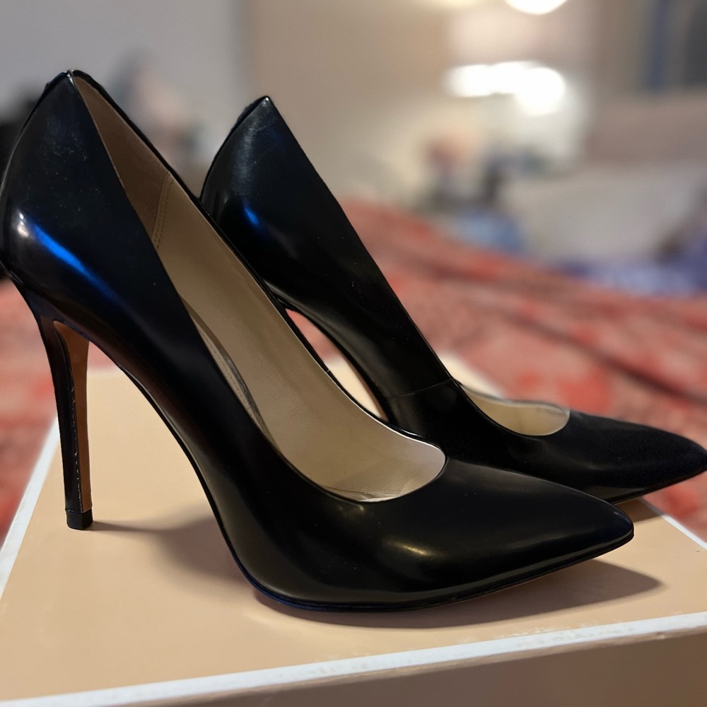 Coach pumps